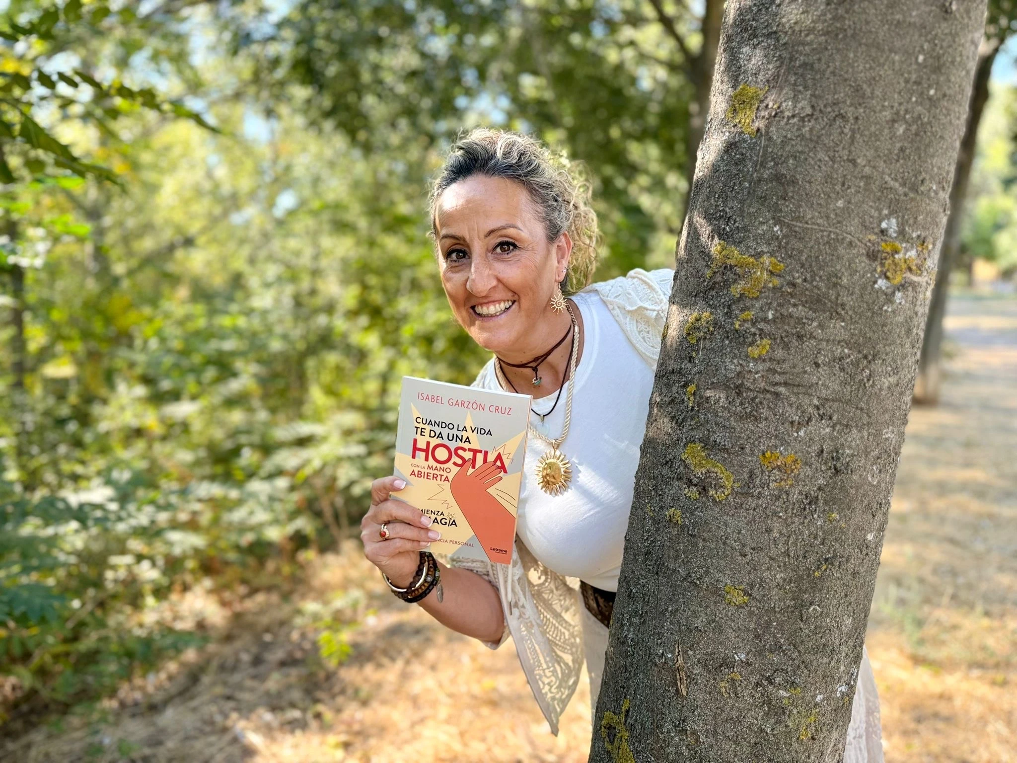 M. Isabel Garzón Cruz transforma el dolor en magia en su impactante libro